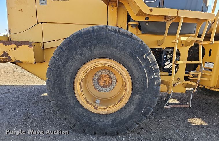 image for item DO5467 2005 John Deere 724J wheel loader