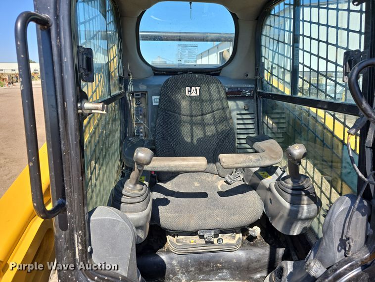 image for item DO5477 2015 Caterpillar 259D tracked skid steer loader