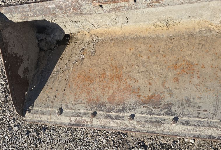 image for item DO5529 2016 Bobcat S750 skid steer loader