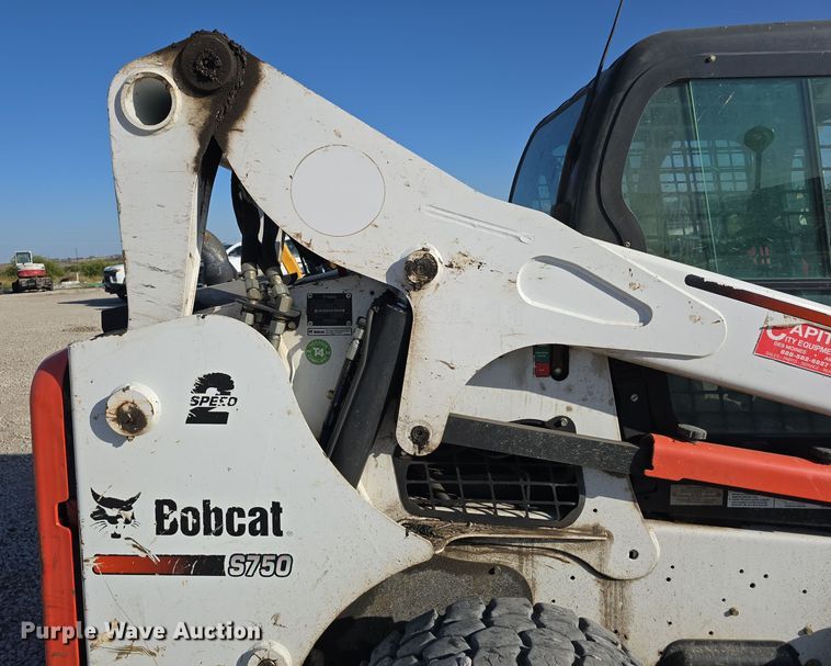 image for item DO5529 2016 Bobcat S750 skid steer loader