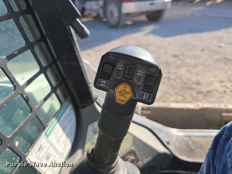 image for item DO5529 2016 Bobcat S750 skid steer loader