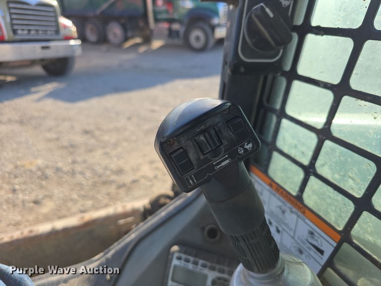 image for item DO5529 2016 Bobcat S750 skid steer loader