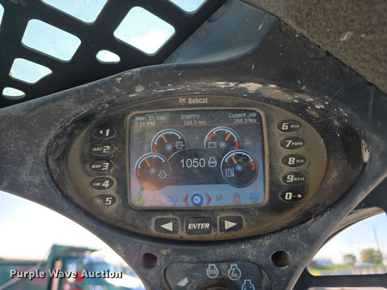 image for item DO5529 2016 Bobcat S750 skid steer loader