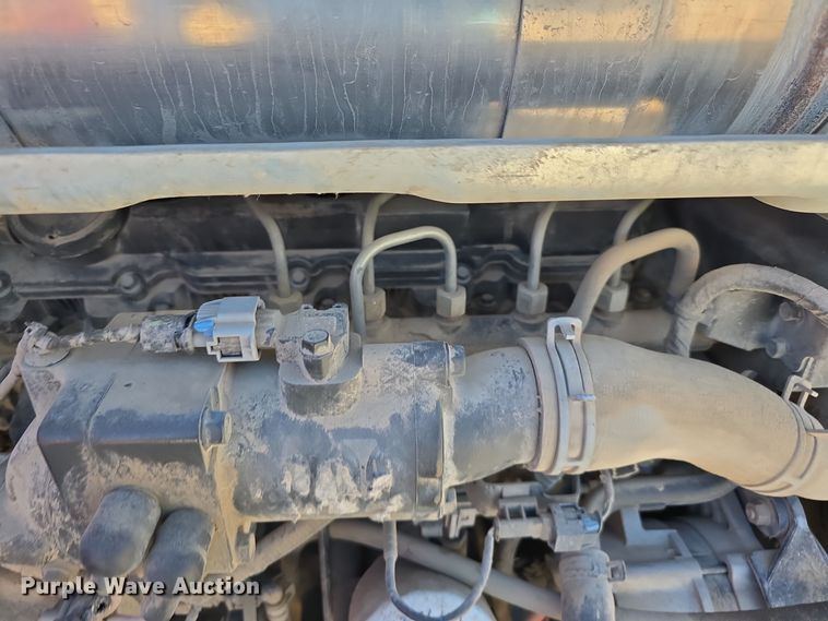 image for item DO5529 2016 Bobcat S750 skid steer loader