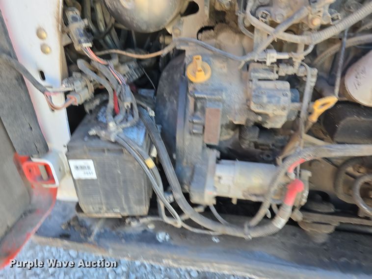 image for item DO5529 2016 Bobcat S750 skid steer loader