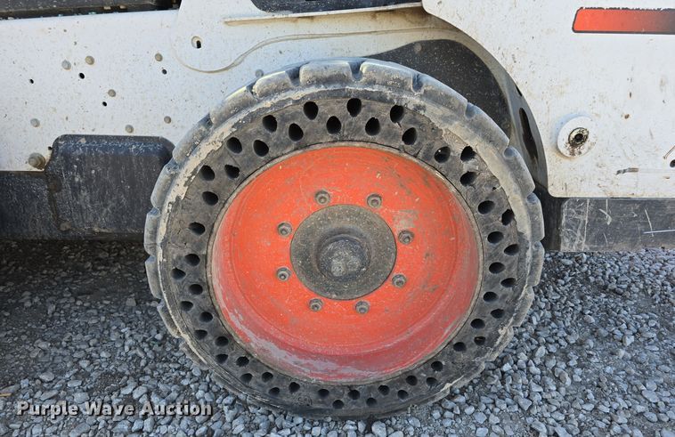 image for item DO5529 2016 Bobcat S750 skid steer loader