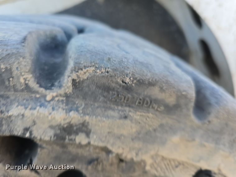 image for item DO5529 2016 Bobcat S750 skid steer loader