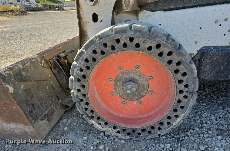 image for item DO5529 2016 Bobcat S750 skid steer loader