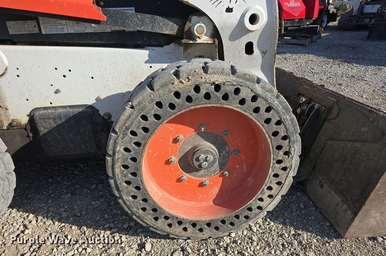 image for item DO5529 2016 Bobcat S750 skid steer loader