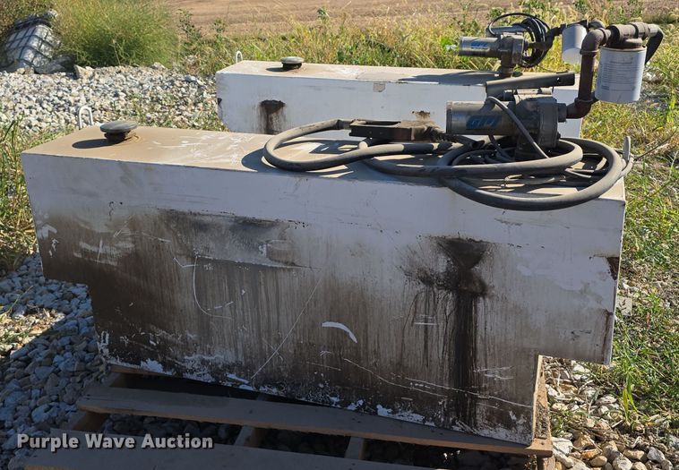 image for item DO5530 (2) auxiliary fuel tanks