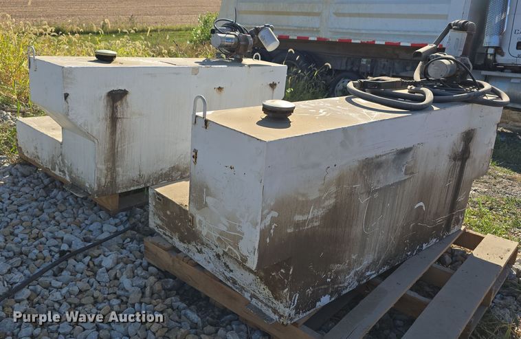 image for item DO5530 (2) auxiliary fuel tanks