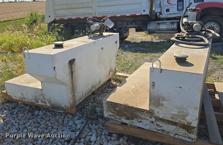 image for item DO5530 (2) auxiliary fuel tanks