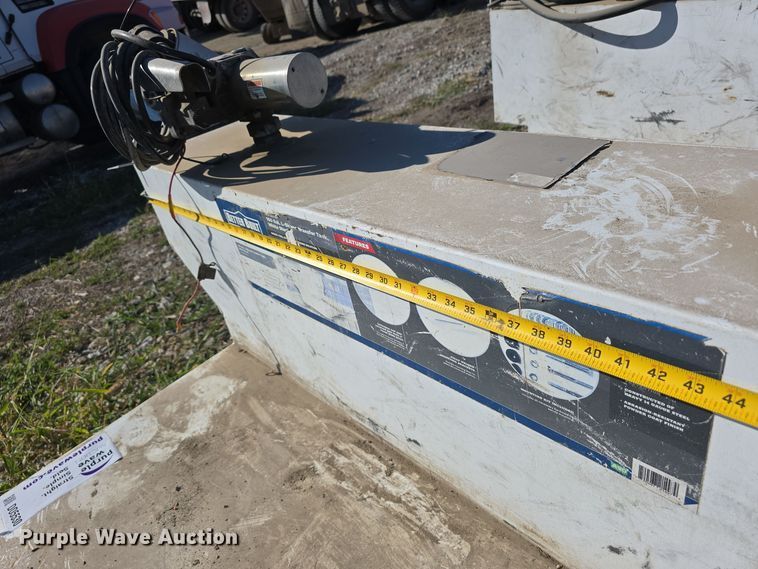 image for item DO5530 (2) auxiliary fuel tanks