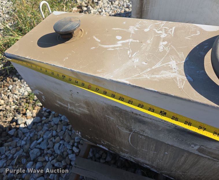 image for item DO5530 (2) auxiliary fuel tanks