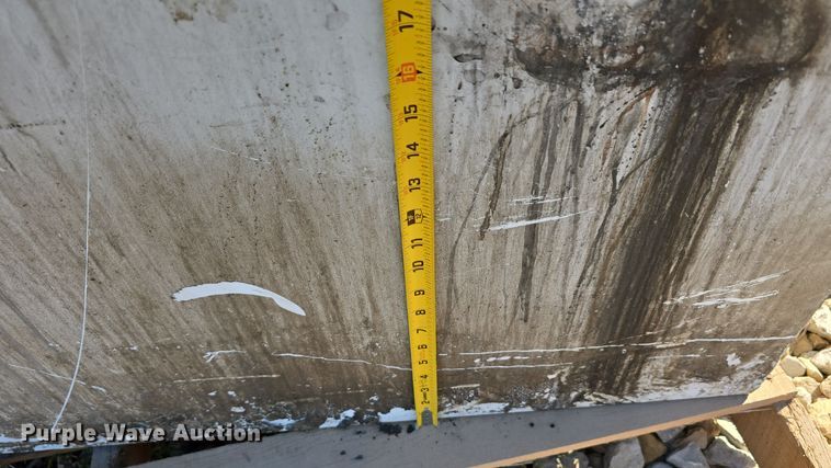 image for item DO5530 (2) auxiliary fuel tanks