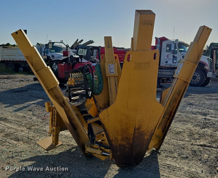 image for item DO5532 Dutchmaster Nurseries 480 1 skid steer tree spade