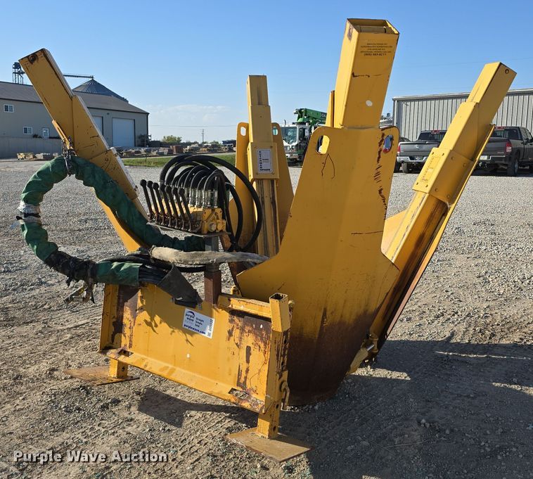 image for item DO5532 Dutchmaster Nurseries 480 1 skid steer tree spade