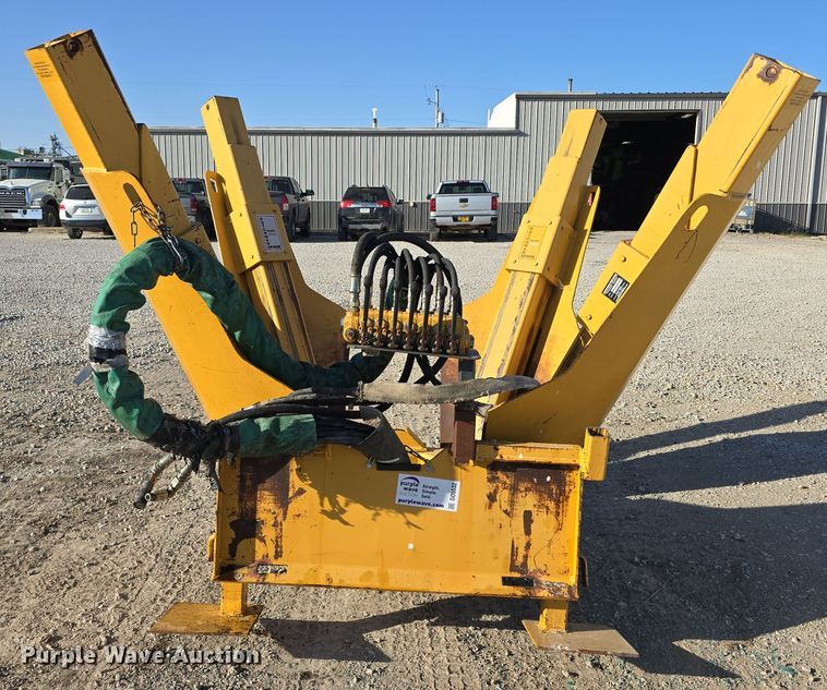 image for item DO5532 Dutchmaster Nurseries 480 1 skid steer tree spade