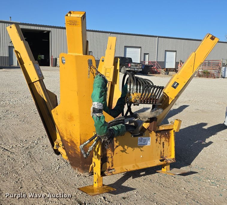 image for item DO5532 Dutchmaster Nurseries 480 1 skid steer tree spade