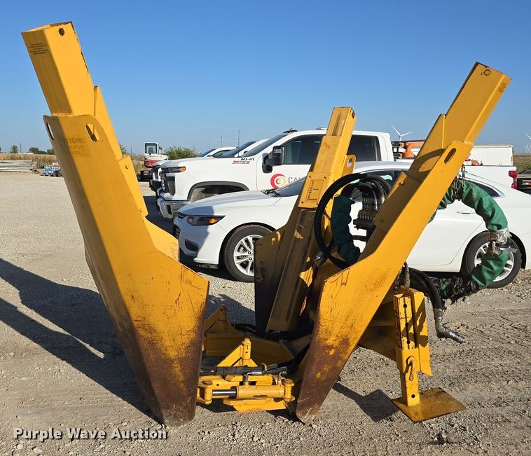 image for item DO5532 Dutchmaster Nurseries 480 1 skid steer tree spade