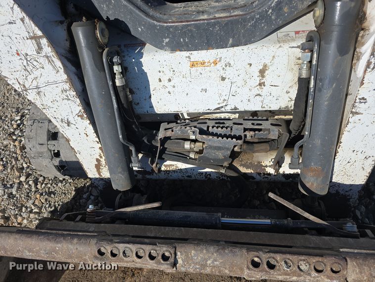 image for item DO5534 2015 Bobcat T650 tracked skid steer loader