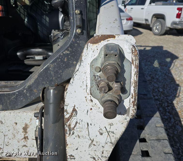 image for item DO5534 2015 Bobcat T650 tracked skid steer loader