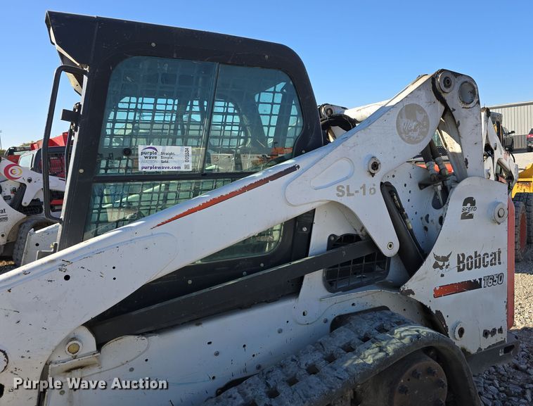 image for item DO5534 2015 Bobcat T650 tracked skid steer loader