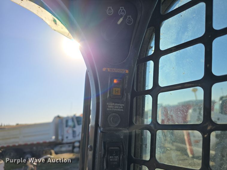 image for item DO5534 2015 Bobcat T650 tracked skid steer loader