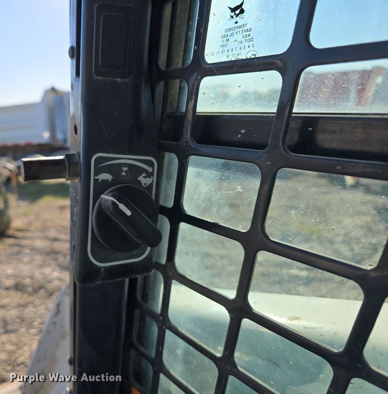 image for item DO5534 2015 Bobcat T650 tracked skid steer loader