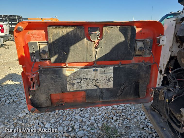 image for item DO5534 2015 Bobcat T650 tracked skid steer loader