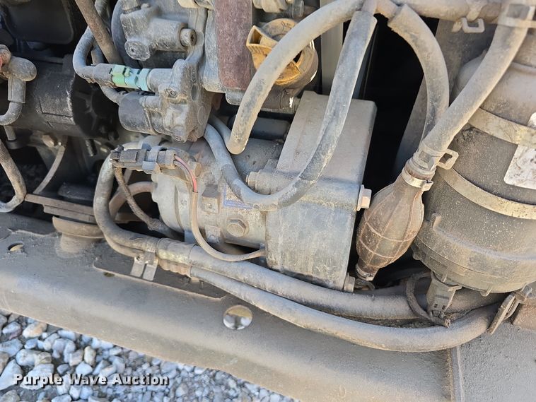 image for item DO5534 2015 Bobcat T650 tracked skid steer loader