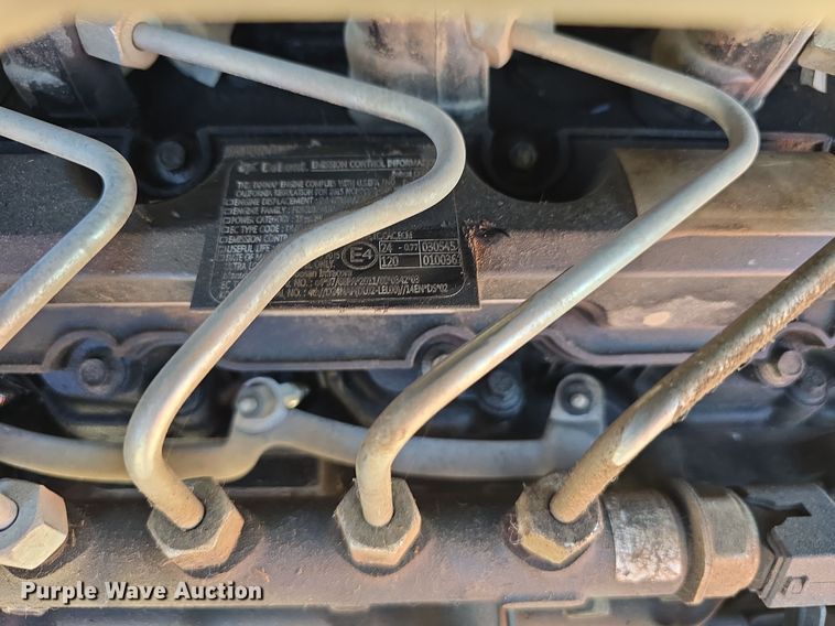 image for item DO5534 2015 Bobcat T650 tracked skid steer loader