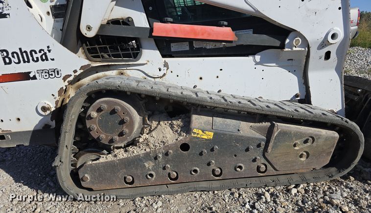 image for item DO5534 2015 Bobcat T650 tracked skid steer loader