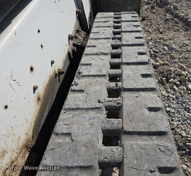 image for item DO5534 2015 Bobcat T650 tracked skid steer loader