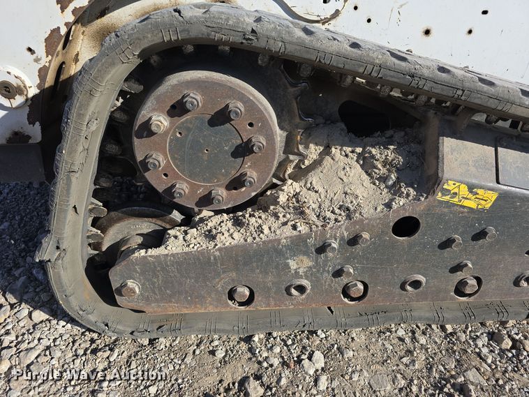 image for item DO5534 2015 Bobcat T650 tracked skid steer loader