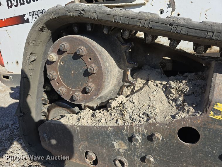 image for item DO5534 2015 Bobcat T650 tracked skid steer loader