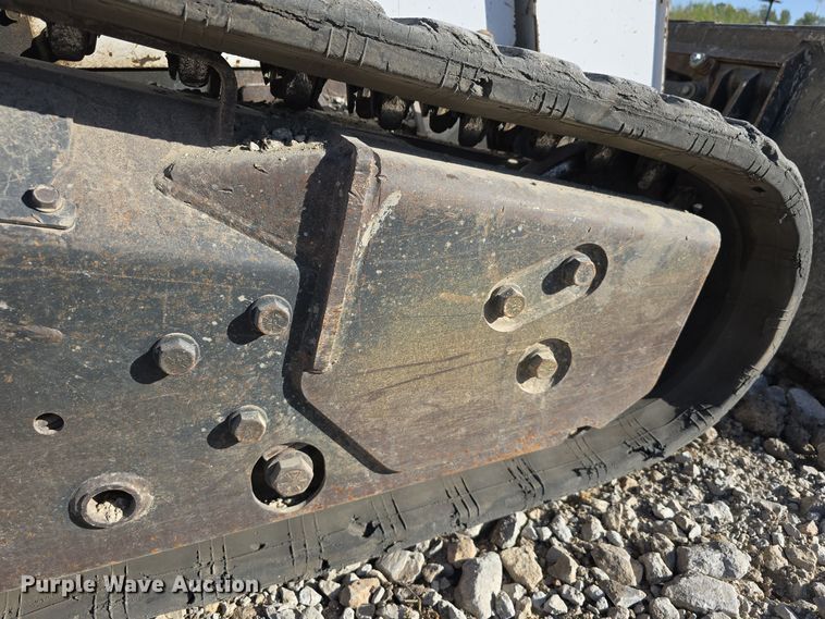 image for item DO5534 2015 Bobcat T650 tracked skid steer loader