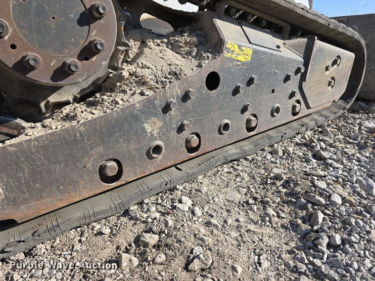 image for item DO5534 2015 Bobcat T650 tracked skid steer loader