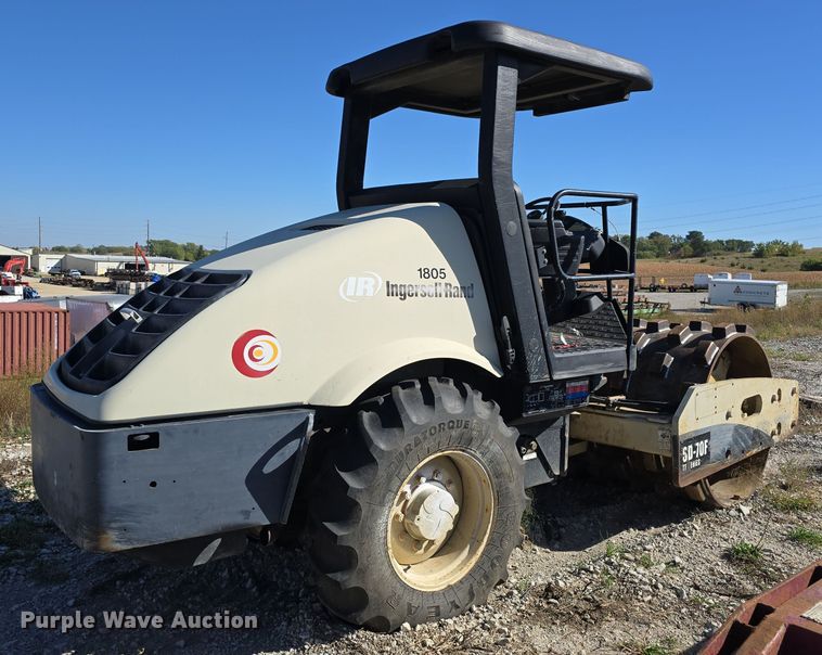 image for item DO5538 2006 Ingersoll Rand SD77F Series TF single drum vibratory roller