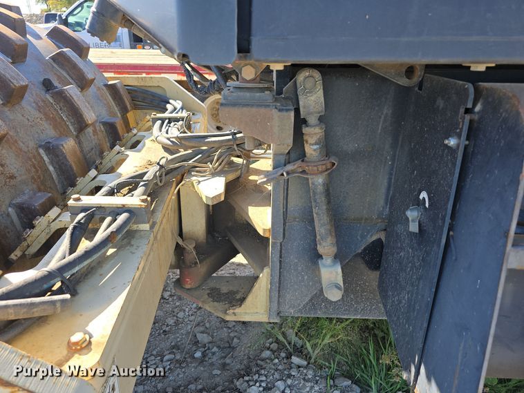 image for item DO5538 2006 Ingersoll Rand SD77F Series TF single drum vibratory roller