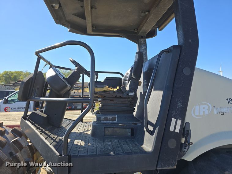 image for item DO5538 2006 Ingersoll Rand SD77F Series TF single drum vibratory roller