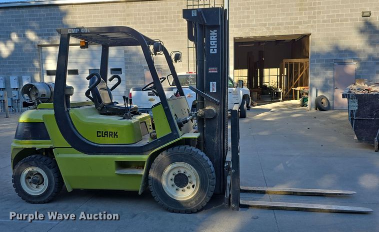 image for item DO5544 Clark CMP 40L forklift