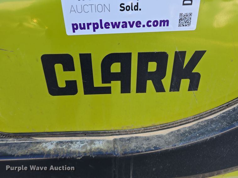 image for item DO5544 Clark CMP 40L forklift