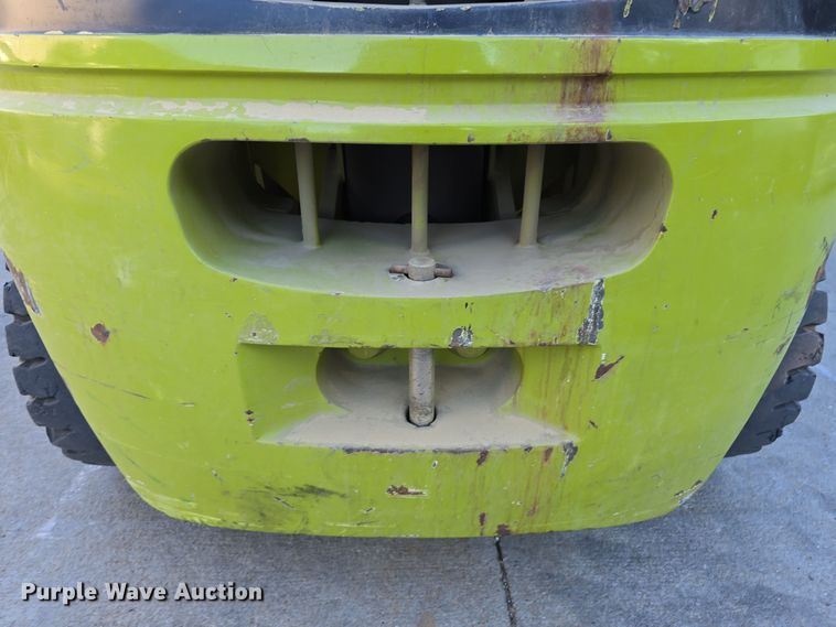 image for item DO5544 Clark CMP 40L forklift