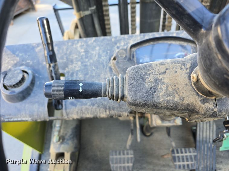 image for item DO5544 Clark CMP 40L forklift