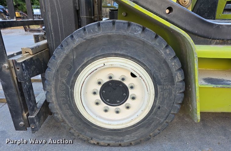 image for item DO5544 Clark CMP 40L forklift