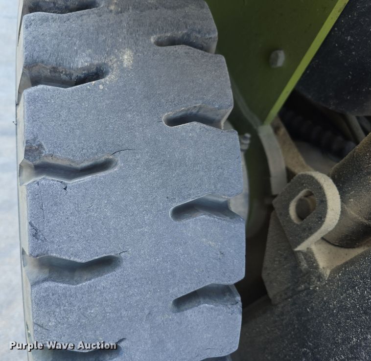 image for item DO5544 Clark CMP 40L forklift