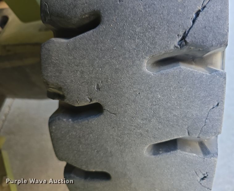 image for item DO5544 Clark CMP 40L forklift