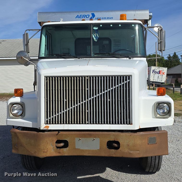 image for item DO5554 1995 White GMC WG dump truck