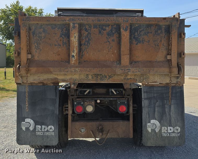 image for item DO5554 1995 White GMC WG dump truck